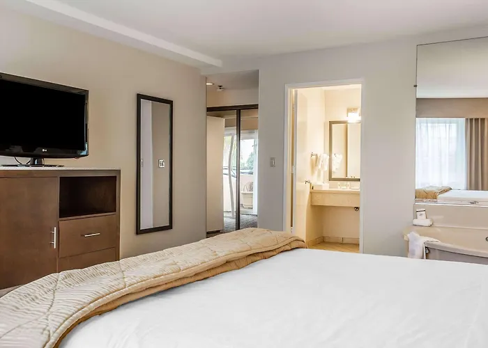 Quality Inn & Suites Hermosa Beach